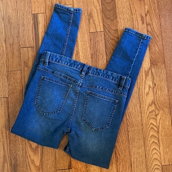 Free People Distressed Knee Jeans - Picture 5 of 15